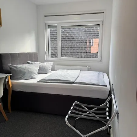 Motel Home Berlin מלון